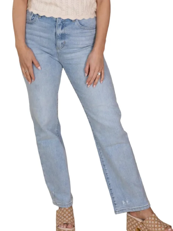 Peyton Straight Leg Jeans In Light Wash