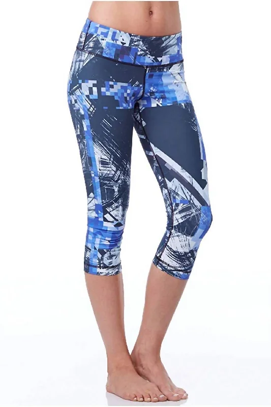 Analog Geometric Print Wide Waistband Capri Leggings In Blue